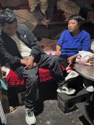 儿子在大,妈妈也要操心,妈妈辛苦了