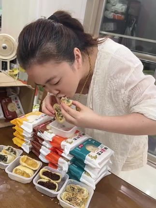 #简直太好吃了 #酥皮月饼真的吃不腻