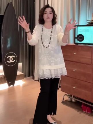 【芭莎舞会】欧货早秋重工钩花刺绣拼接设计时尚上衣#穿衣我最美 #显高显瘦 #最美的年龄做最美的自己 #温柔穿搭