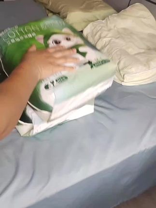 以前每个月来大姨妈那几天真是烦恼得很,量大的不敢翻身动都不敢动一下,一晚上都在换卫生搞得觉都睡不好!现在至从薅到这款艾草的姨妈裤以后一觉睡到天亮都不遗漏。#卫生裤 #女人必备神器 #安心裤推荐