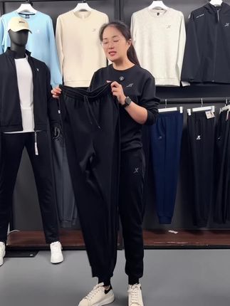 腿粗胯宽的福音!这条裤子谁穿谁好看,舒适又显瘦,面料柔软,版型超正!#特步 #秋季运动套装 #运动休闲裤 #秋季新品