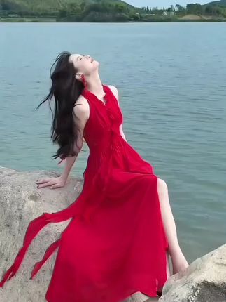 法式红色挂脖吊带连衣裙子女夏季2025新款爆款海边度假高级感长裙#连衣裙 #穿搭 #红色连衣裙 #吊带裙 #挂脖连衣裙 @抖加🔥上热门🔥dou+🔥热点宝 @抖音创作小助手