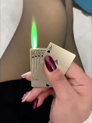 哪个男孩不想要一个这么酷的打火机,平时还能用来把玩,朋友都羡慕哭了#打火机 #防风打火机 #送男友的礼物 #是时候安排一下了 #男士必备