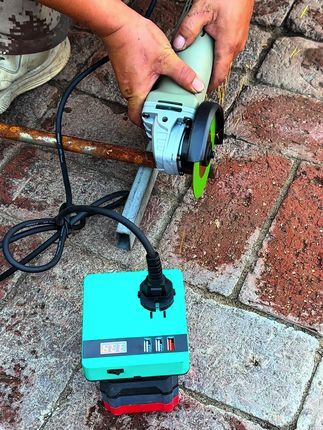 有了它照明干活太方便了#逆变器#好物分享#电动工具锂电池逆变器#高性能实用工具