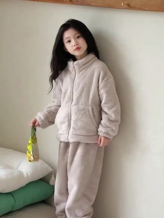 秋冬就要有一套能居家外穿的套装哦#生活不会辜负每一个努力的人 #面料柔软穿着舒适透气 #她家衣服真好看质量好还不贵