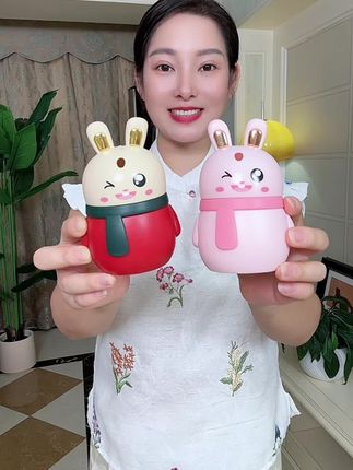 轻轻按压即可弹出牙签,好看又实用#按压式牙签盒自动弹出 #牙签盒 #牙签盒创意有趣