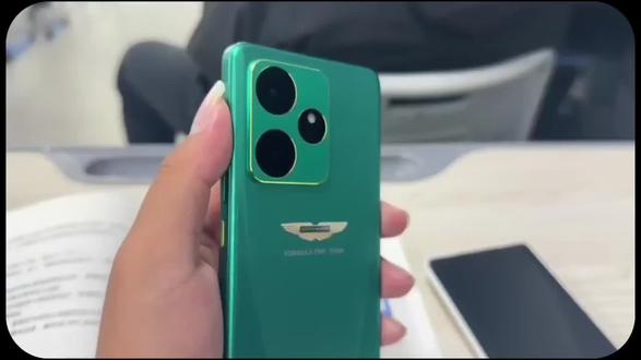 aod息屏,你们都会用了吗? #电影片段 #真我gt8 #真我gt8Pro #realmeUI7.0 @真我官方账号