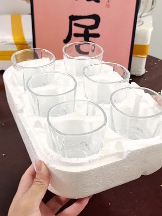 商家越卷我越开心,这么精致好看的四方杯,9块9到手了六个,实物质感真的太棒了!拿它喝点饮料小酒或者泡杯热茶咖啡都是自带氛围感#杯子控 #玻璃杯 #超便宜超划算 #生活仪式感 #杯具