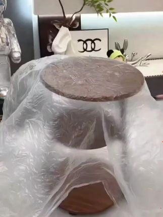 即使边几又是床头柜,胡桃大配色真的好高级,不管摆江哪里都好好看 #家居软装搭配 #边几 #床头柜 #茶几