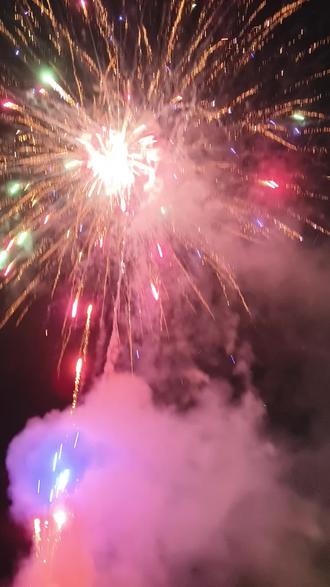 #烟花 华南f3继续放烟花,都在放烟花爆竹的路上