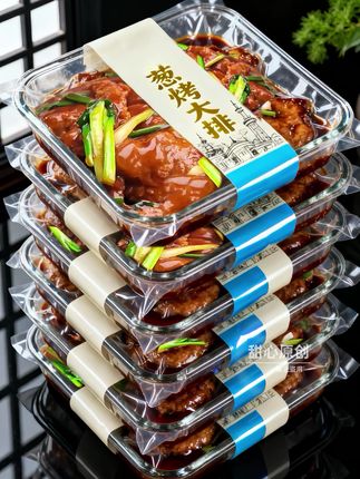 上海本帮葱烤大排,堪称沪上经典美味,凝聚着老上海的烟火气息。精心挑选厚实鲜嫩的大排,经师傅巧劲敲松,裹薄粉煎至外皮金黄,焦香诱人。大把葱段在热油中煸出浓郁香气,与酱油、糖熬制出咸甜交织的本帮灵魂酱汁。大排浸入其中慢炖,卤香丝丝入味。如今,这款美味无比便捷。只需拆开包装加热3分钟,浓油赤酱包裹的厚切大排便呈于眼前。咬上一口,外皮微脆,内里软嫩多汁,肉香四溢。葱香沁入每一丝纤维,酥软不烂,酱香与微甜交融,开胃至极。无论是一人快食,还是家常便餐,都能轻松尝到老上海的浓鲜,勾起几代人的味觉眷恋,一口下去,满是老弄堂的温暖回忆 #葱烤大排#地方特色美食#下饭菜#舌尖上的味道#好吃推荐