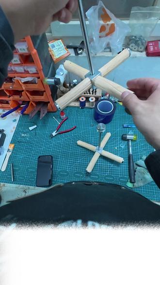 鸟宝们想要的鹦鹉野梨木旋转风车自制教程 #手养鹦鹉#鹦鹉玩具#鹦鹉玩具diy#鹦鹉