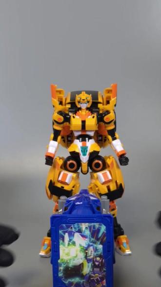 炫卡斗士W 捷豹塔姬 武装炫蓝闪电炫卡