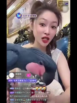 #颜值主播 #女神 #夏日饮品 #小镇青年 #可乐 一款颠覆认知的可乐~~~
