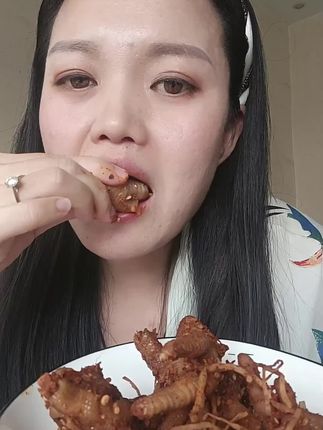 好吃的根本停不下来,追剧必备#佤味鸡爪菜根
