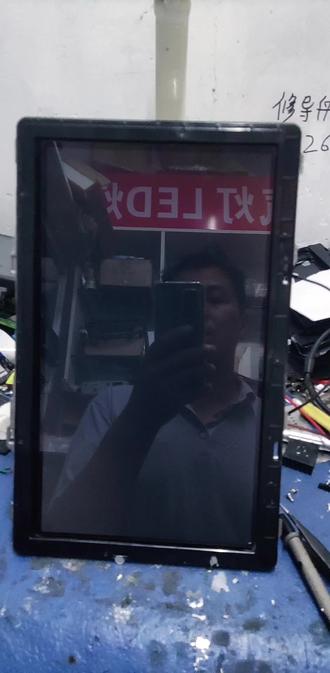 比亚迪秦80中控屏幕死机黑屏不开机,卡开机界面进不去,爆屏,花屏都可以维修,全国接单