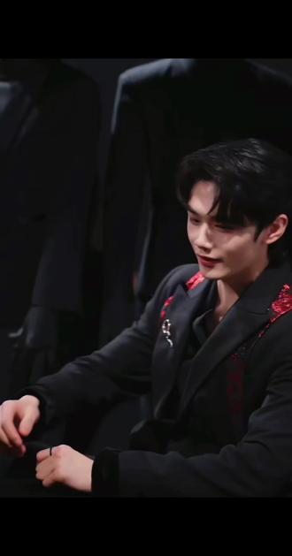 #404k简一 耍帅界祖师爷带着蟹老板来了#404k @404-K #张凌赫进行曲