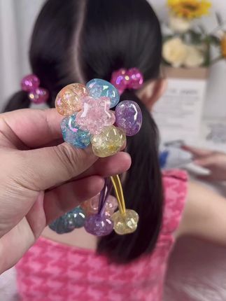 喜欢扎马尾的麻麻一定要试试这种双头绕绕头绳,比普通马尾头绳好看还好用!新手妈妈也能一分钟扎好立挺马尾#儿童编发 #简单好看发型 #生女儿就是用来打扮的 #编发教程 #头饰发饰