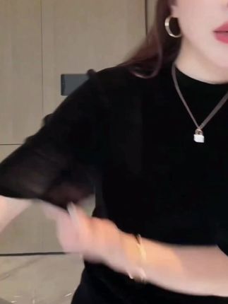 这套太美了,版型好面料好,@DOU+上热门 款式简约大方单穿打底都好看 2025早秋新款酷飒风高级感宽松百搭上衣洋气复古显瘦半身裙套装女lgieu@DOU+小助手 ybdub