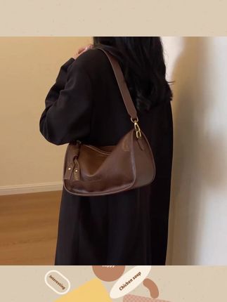 春夏必备!大容量女包,百搭时尚斜挎手提超实用! #复古枕头包 #百搭单肩包 #百搭包包 #百搭斜挎包 #时尚斜挎包