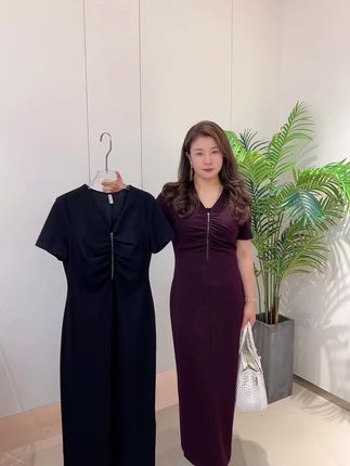 都在问极简连衣裙来了~想要显瘦显身材这款直接入手,接下来搭配风衣外套绝配~喜欢直接下单#穿出高级感 #优雅气质 #遮肉显瘦穿搭