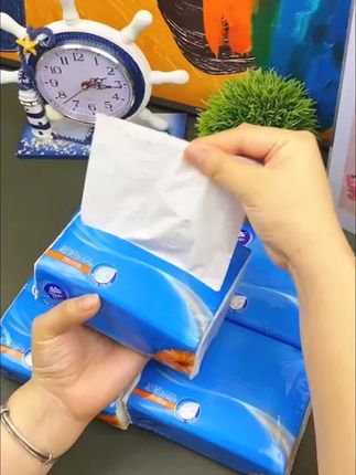 家里的抽纸快用完了,那可一定要来试用维达抽纸!维达抽纸品质真的很好,每包都厚实耐用,放在家里随手一抽很方便,而且价格也不贵,性价比超高#抽纸 #纸巾 #餐巾纸 #生活用品