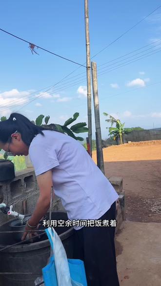 #热门 红河人真的不能随便嫁 这里就是我嫁给一个儿子的家庭和不扫兴公婆住农村的治愈生活 挑战独自一人带俩娃的一天#远嫁 #农村生活 @抖音作者助手 @DOU+上热门 @正能量·中国 #带娃