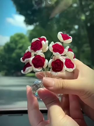 在车上放一束永不调零的玫瑰花吧, 香薰玫瑰浪漫又好看#汽车摆件#车 载好物分享#车内饰品摆件#车载摆 件#好物推荐分享