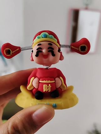 #汽车摆件#财神爷摆件汽车 #摇头财神爷 #财神爷摆件办公桌