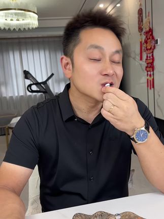 这个口服液开瓶器真的太好用了,轻松打开各种瓶盖,磁吸的设计,收纳也方便,真是小东西起大作用#开瓶器 #方便又实用 #种草 #口服液开瓶器 #磁吸开瓶器