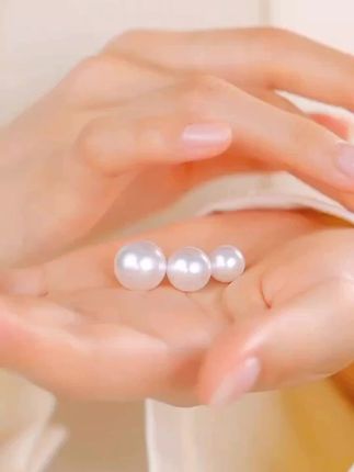 气质百搭小灯泡💡耳钉 RUBY•LU 足银耳饰 小灯泡耳钉女2025爆款百搭气质高级感养耳洞 #热点 #足银999 #精美饰品 #精美耳饰 #美出高级感 @DOU+小助手 @抖加🔥上热门🔥dou+🔥热点宝