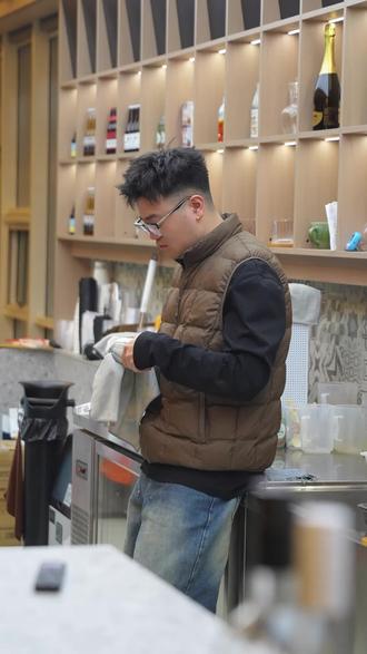 我有一个很好很好的朋友,是他给我勇气,让我能一直走下去。#我有一个朋友 #爸爸 #父爱如山 #莒南 #湖畔咖啡