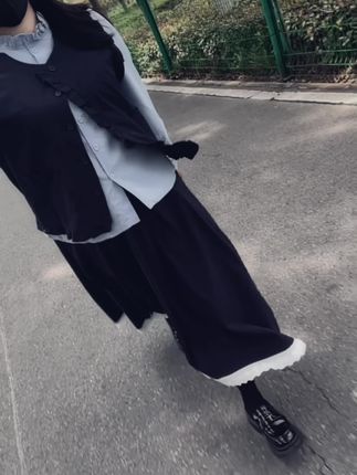 年少不知曲中意,回眸已是曲中人,人生如棋,一子错,满盘皆落索错得越多,越无法补救,就像一件破衣再怎么缝缝补补,也满是补丁⋯•#大码女装 #穿搭 #遮肉显瘦