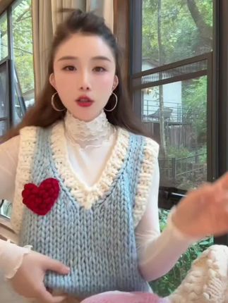#手工毛衣马甲 洋洋优选-秋冬新款韩系甜美立体爱心重工手工毛衣马甲背心YY71938#爱心重工手打毛衣马甲背心 #毛衣马甲背心 #马甲背心 #谁穿谁好看 @DOU+小助手