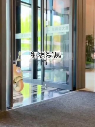 哇塞!儿童电动双座摩托车✨双驱大动力,12V大电瓶可宝爸宝妈和宝宝同骑,配备早教音乐蓝牙面板,可遥控 宝宝单独骑行更放心,加宽仿真轮 适应多种路面,有储物箱和后置储物车筐 出门更轻松🛵#遛娃神器 #带娃神器 #日常遛娃系列 #儿童三轮电动车