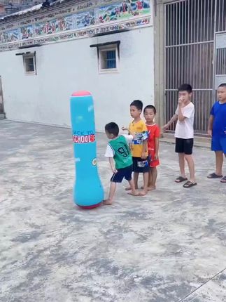 让孩子远离手机,每天十分钟拳击柱,锻炼孩子手臂力量,强大内心提高胆量#拳击训练 #育儿 #儿童运动 #少儿拳击 #居家锻炼
