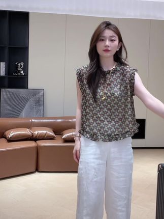 #夏季新款设计感复古碎花木耳边宽松无袖上衣百搭时尚阔腿裤套装女#洋气小衫 #无袖衬衫#阔腿裤#套装两件套