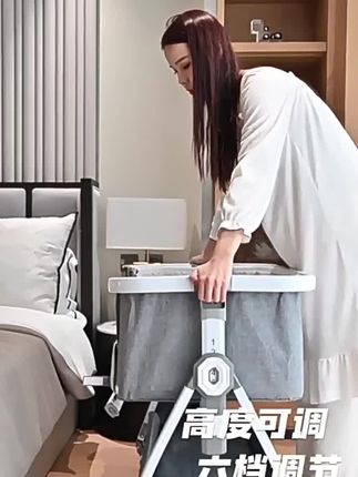 婴儿床可移动家用欧式拼接床床可折叠摇篮床加宽安 全拼接床bb床