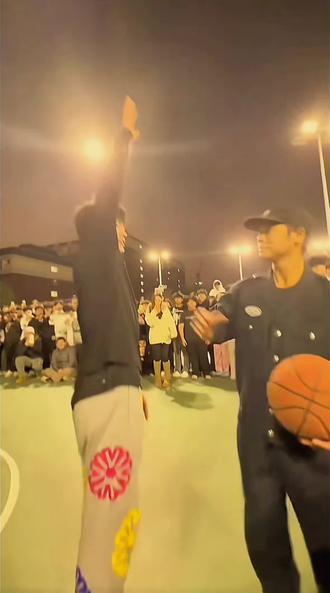 太帅了,现场肖他保安更是重量级