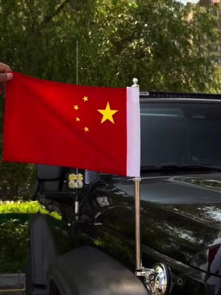 人呐!没有谁配不上谁两块钱一包的盐,可以配上 万一桌的菜但上万的菜没有盐,也是淡然无味