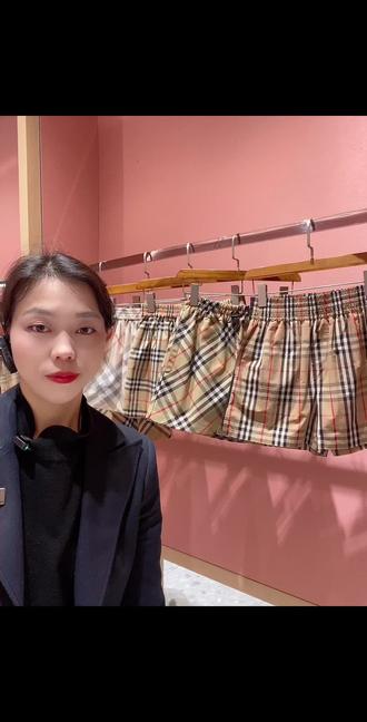 Burberry 女士短裤~#Burberry #Burberry短裤 #格纹短裙推荐 #日常通勤穿搭 #女装穿搭分享