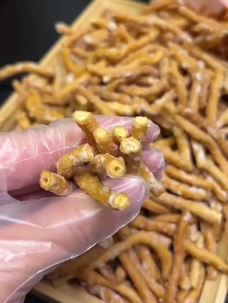 张木果金果棒芝麻条😋 又香又酥又脆的徐州特产点心来啦!手工制作的炒糖张木果芝麻条外酥里脆,好吃不贵经济实惠,零食爱好者别错过#徐州特产 #手工糕点 #美味零食 #必吃榜