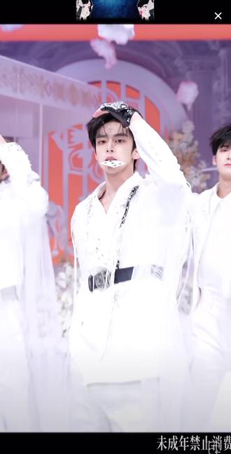 怎么会有人这个角度都这么帅
Black jack 情人@025-阿祖~(喜悦) #喜悦阿祖 #喜悦男团 #喜悦025m #喜悦男团二创 #blackjack情人