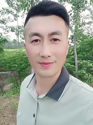 这么晚了你还没睡呀?和你一样我也睡不着,如果你不介意的话,就点我的头像,到我的直播间来,我们一起听听歌好不好#感受夏天的味道 #期待你的到来