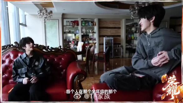 傲娇橹橹:竞选上了呀~ 说话自带小波浪的橹橹~
不要太可爱
#王橹杰 #王橹杰可爱 #说话自带波浪号