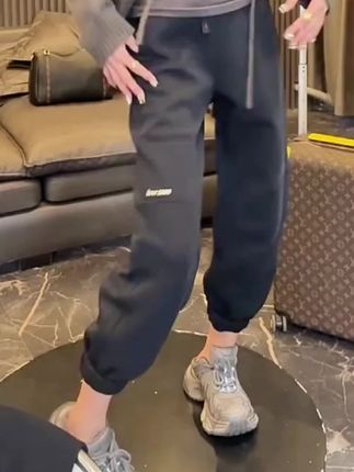 秋季束脚裤运动卫裤风纯色刺绣休闲裤子女抽绳秋冬显瘦九分萝卜裤#束脚裤 #运动裤 #卫裤 #休闲裤 #显瘦裤子