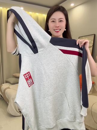 #百搭上衣 #高级穿搭 #时髦穿搭 #秋冬穿搭 #卫衣