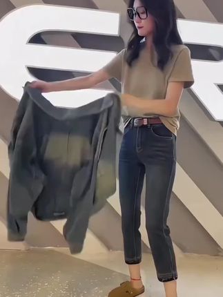 美式复古牛仔外套女春秋大码宽松百搭外套女款爆款2025新款上衣潮#美式复古#牛仔外套#宽松百搭
