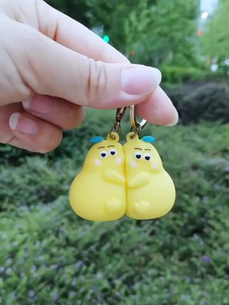 #不离不弃钥匙扣 #永不分离钥匙扣 #抱抱梨钥匙扣 #挂饰挂件 @DOU+小助手 @巨量千川 #创作灵感