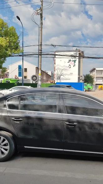 邱隘盛莫路部分地段因建设七号线地铁需要从横泾路西侧一直往北到中山东路延伸段的建筑物进行整体拆除,拆除工程正在进行中今天出去顺便拍了一段视频留念。愿我们邱隘环境越来越好越来越美。